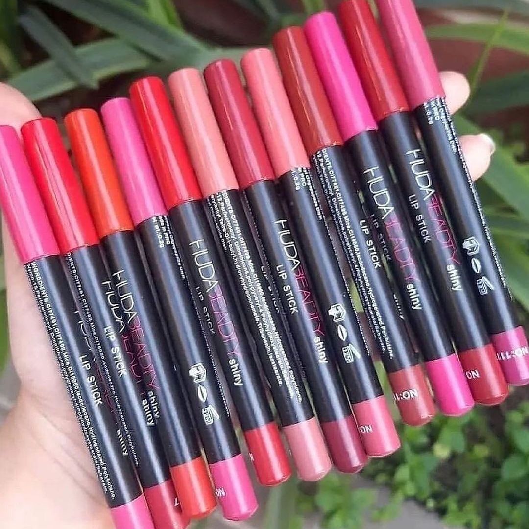 Huda Beauty - Nude Jumbo Matte Lip Liners Set of 12